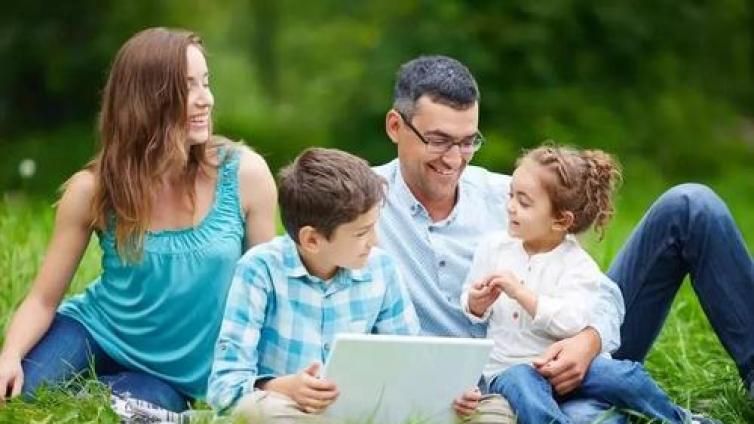 专家提醒：规避四种不良亲子沟通方式