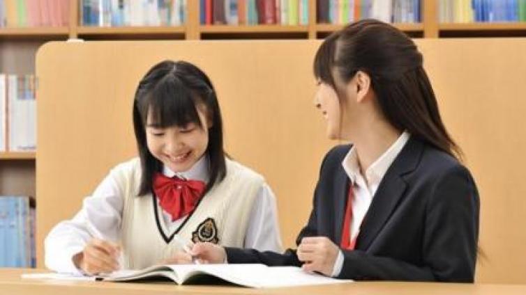 家庭教育：中小学生课外辅导费用缘何“高烧不退”？