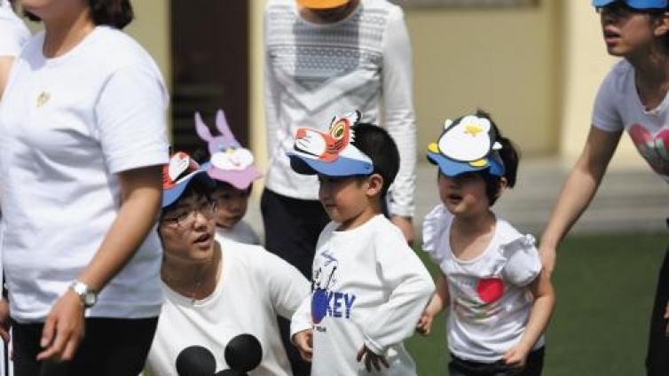 家庭教育：不同年龄宝宝怎样建立社交圈