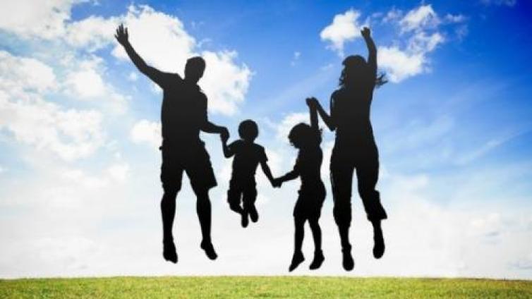 家庭教育：良好家庭氛围助孩子身心发育