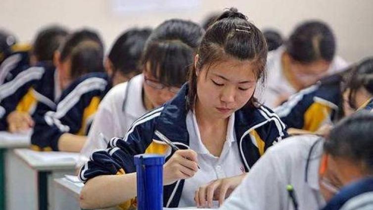 【家庭教育】高三生心态调节：把三样东西抛在脑后