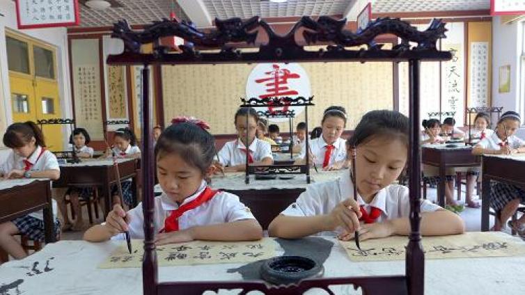 【家庭教育】数字化时代下 书法教育的危与机