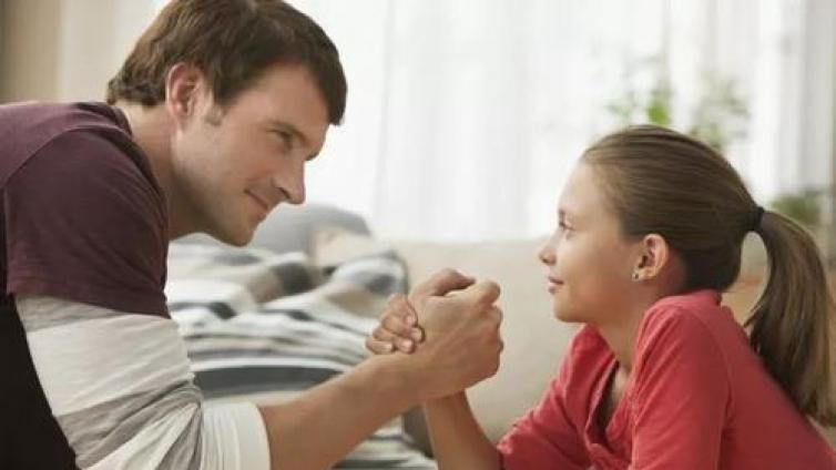 【家庭教育】父母在孩子面前千万不能做的五件事