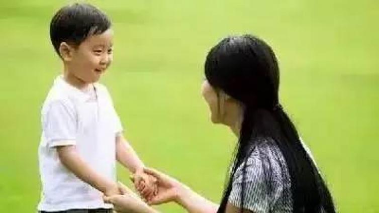 【最智慧家庭教育】学会做孩子的知心朋友，教育就成功了一半 