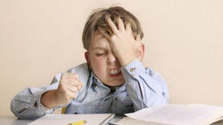 【最智慧家庭教育】孩子好玩不好学应该怎么样教育？