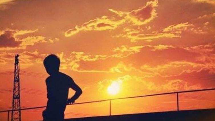 【最智慧家庭教育】给受同学欺负的孩子换学校好不好？ 