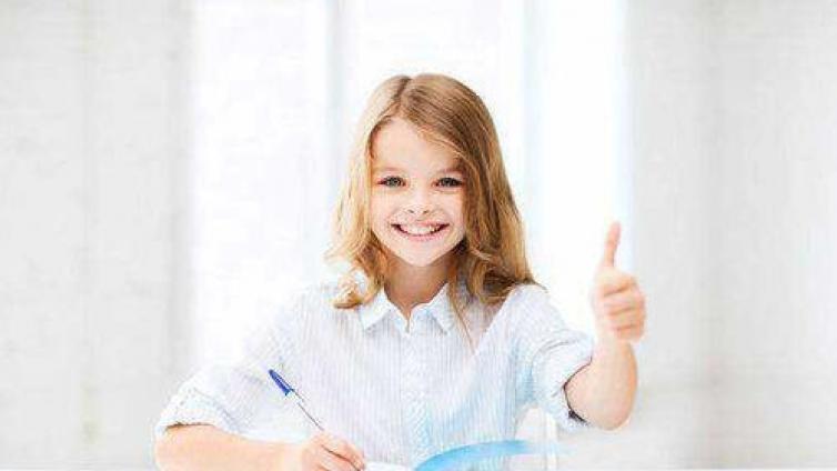 【最智慧家庭教育】培养自信心不难，让孩子因自身特长找到更多自信