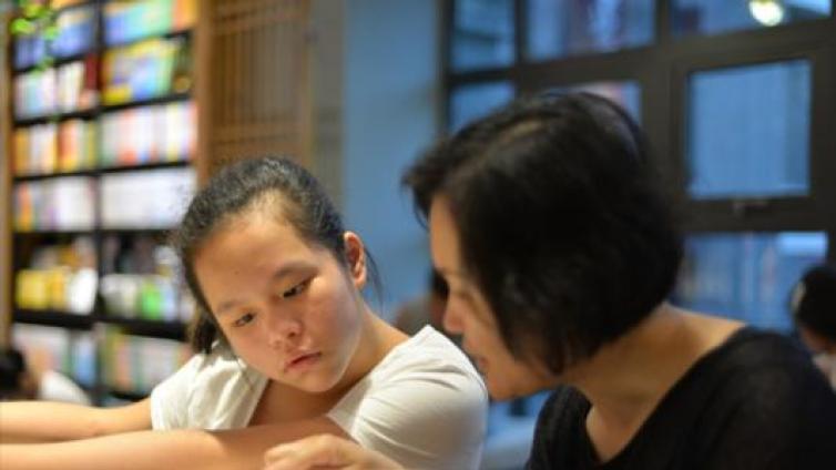 【最智慧家庭教育】家有中考生 陪伴莫“陪读” 