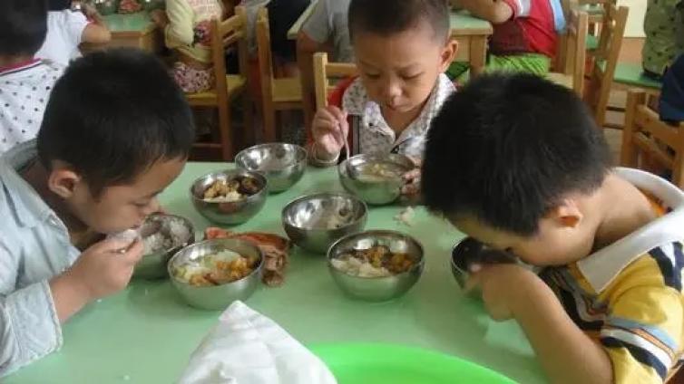 【最智慧家庭教育】3周岁之前的孩子掌握这4个技能，在幼儿园里，更招老师同学喜欢 