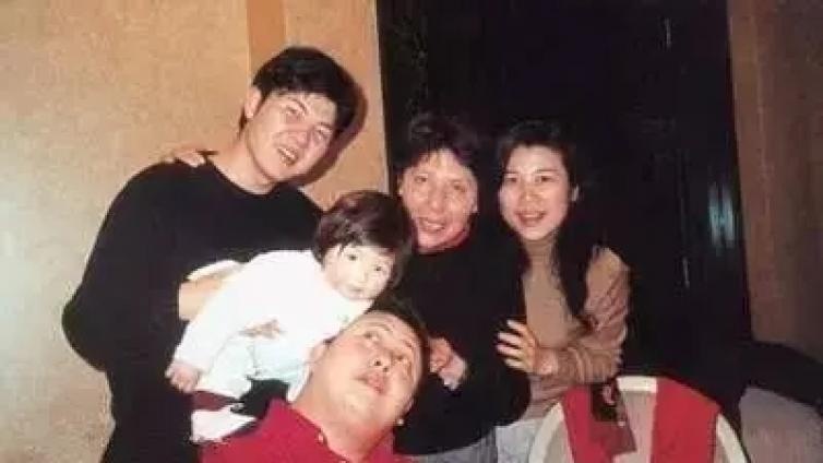 【最智慧家庭教育】中国籍犹太妈妈谈三孩育子秘籍：特别狠心特别爱 
