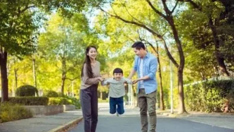 【最智慧家庭教育】“父母持证上岗”，真的要来了？ 