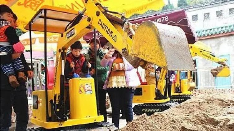 【最智慧家庭教育】为啥孩子都喜欢挖掘机？背后其实有很深的心理动机，家长不可不知