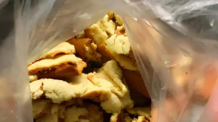 【最智慧家庭教育】妈妈给孩子买蛋糕边角料遭嘲讽，被富养的孩子，会长成什么样 