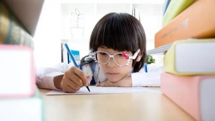 【最智慧家庭教育】“双减”之后 家长的焦虑如何减？ 