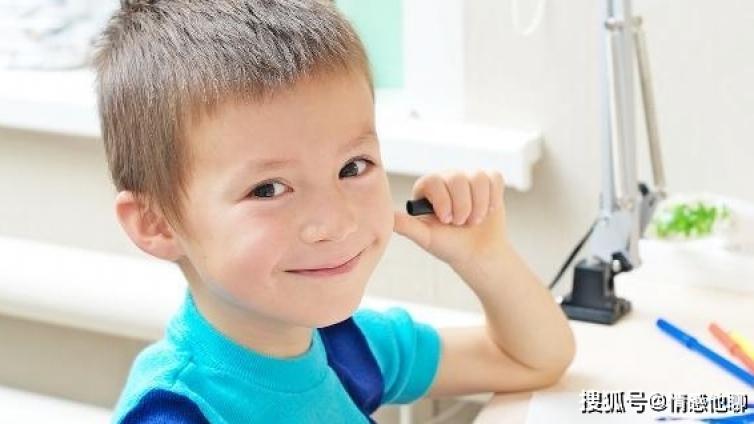 【最智慧家庭教育】对面小孩攀比，妈妈1句话，却可能让孩子一生自卑 